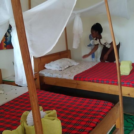 The Elephant Home Katunguru 外观 照片