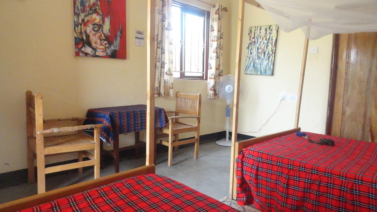 The Elephant Home Katunguru 外观 照片