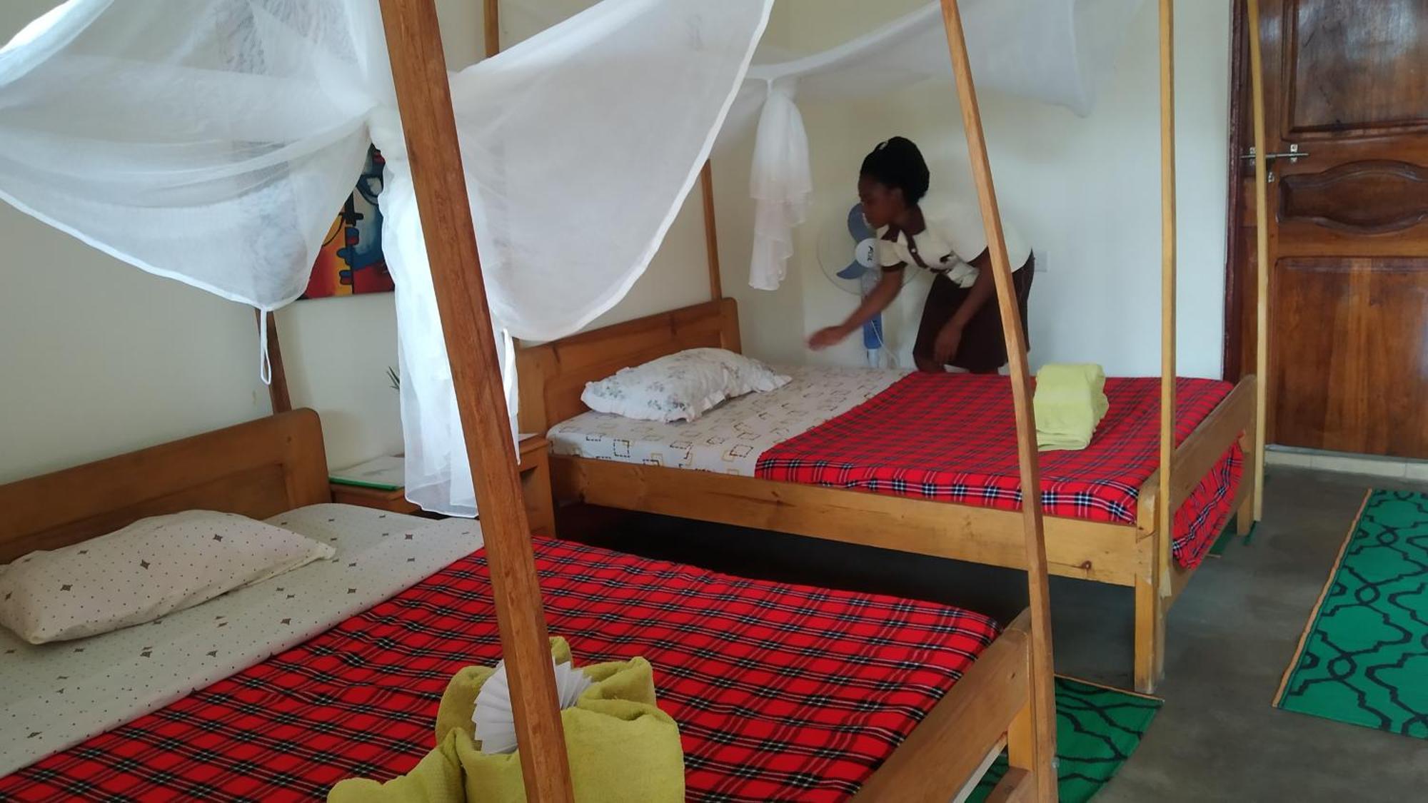 The Elephant Home Katunguru 外观 照片